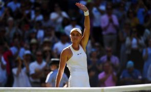 Wimbledon: Elena Rybakina supera Simona Halep e atinge primeira final de um 'major'
