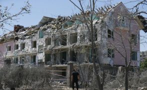 Amnistia acusa Rússia de ataque contra alvos civis em Serhiivka que fez 21 mortos