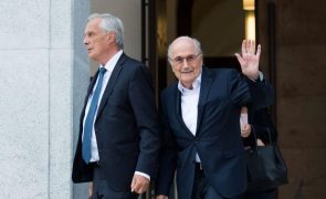 Michel Platini e Joseph Blatter absolvidos de corrupção num tribunal suíço