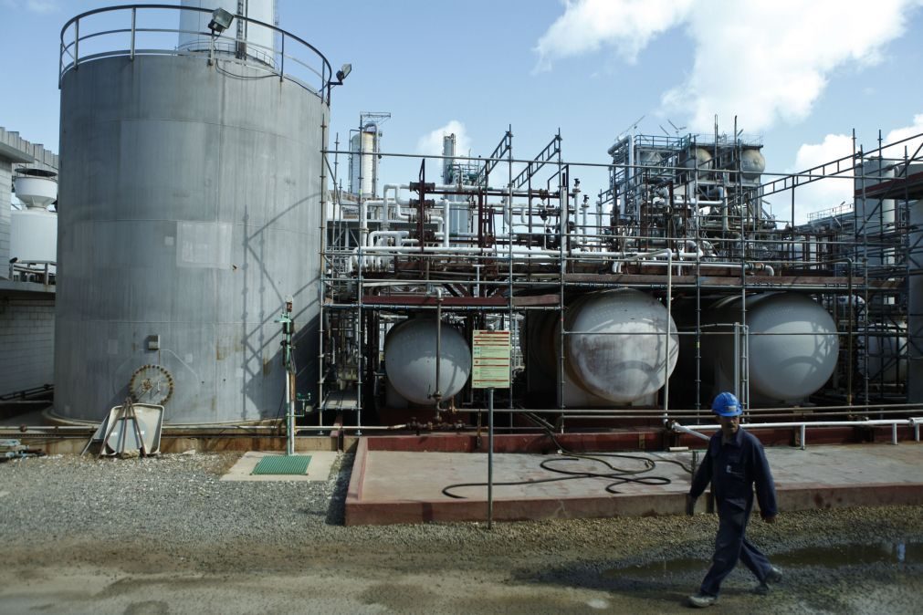 Trabalhadores querem instalar na refinaria de Sines unidades fechadas em Matosinhos