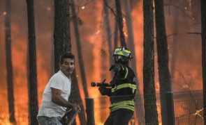 Incêndios em Ourém e Carrazeda de Ansiães não estão controlados
