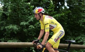 Van Aert 'bisa' na oitava etapa e Pogacar aumenta vantagem na liderança do Tour