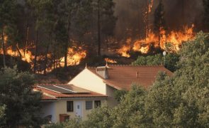 Incêndios: Portugal aciona mecanismo europeu e Espanha envia dois aviões