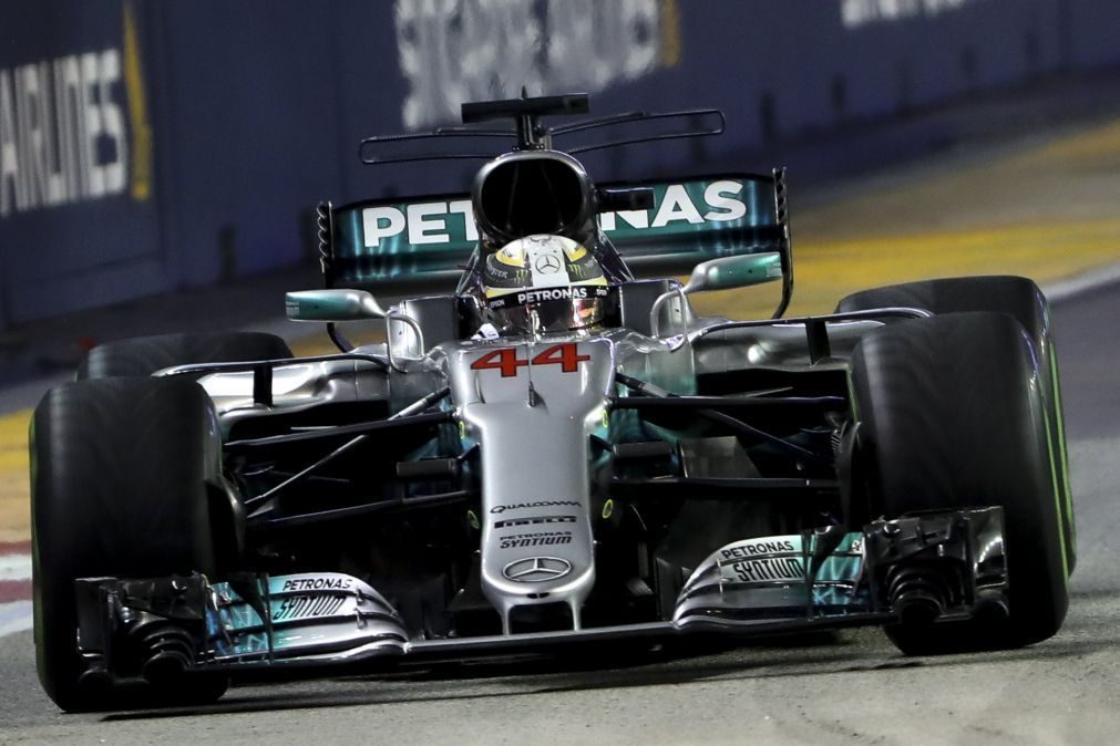 Hamilton vence em Singapura e reforça liderança na Fórmula 1
