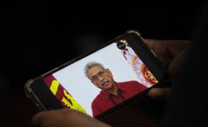 Presidente do Sri Lanka impedido no aeroporto de partir para exílio no estrangeiro