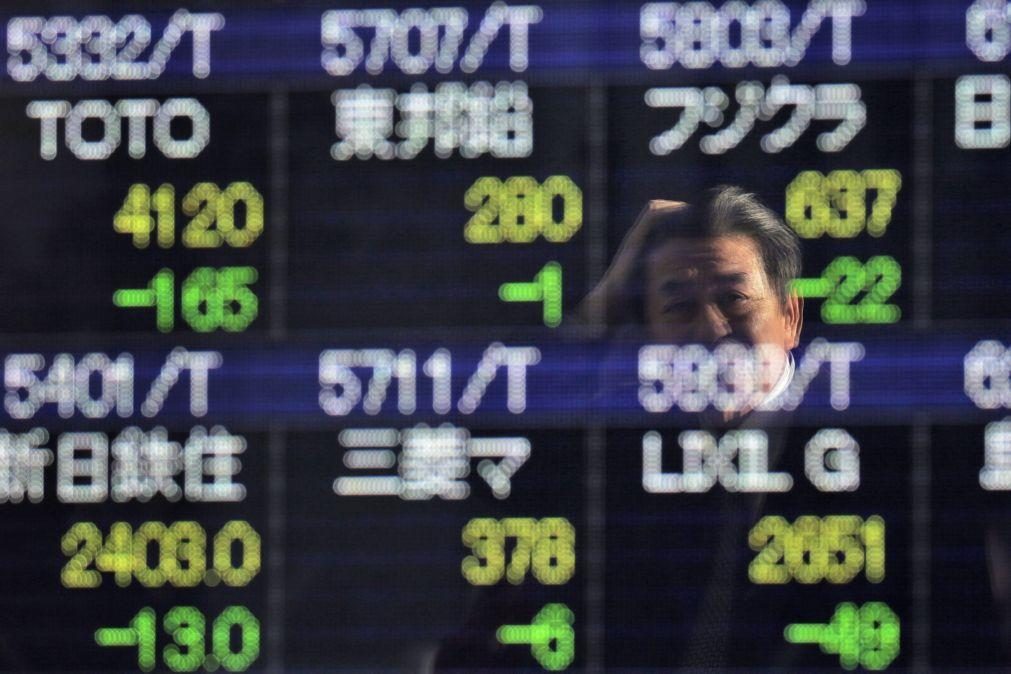Bolsa de Tóquio fecha a perder 1,77%