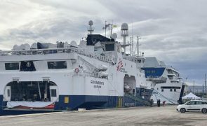 Navio humanitário desembarca 314 pessoas resgatadas do Mediterrâneo