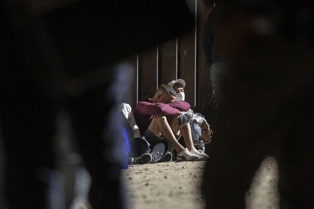 Quase 30 migrantes mortos encontrados no deserto do Arizona