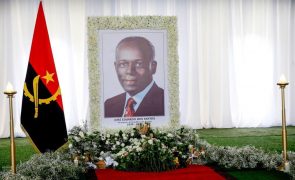 Óbito/Eduardo dos Santos: Moçambique decreta luto de cinco dias