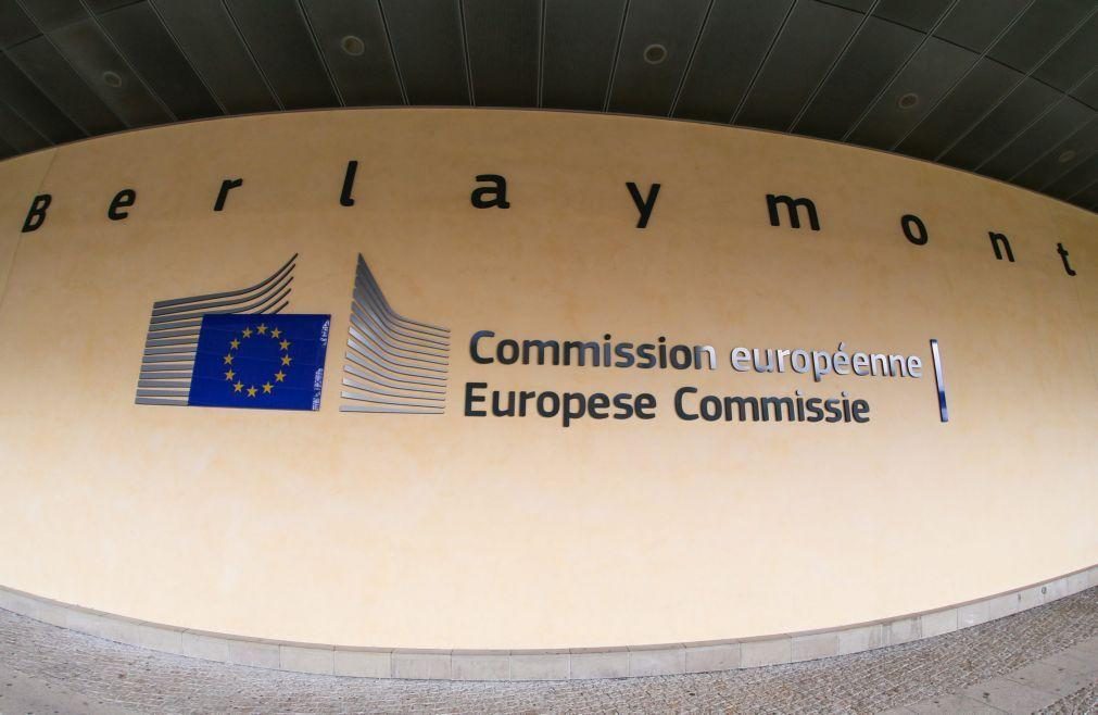 UE/Previsões: Comissão anuncia hoje abrandamento do crescimento e subida da inflação