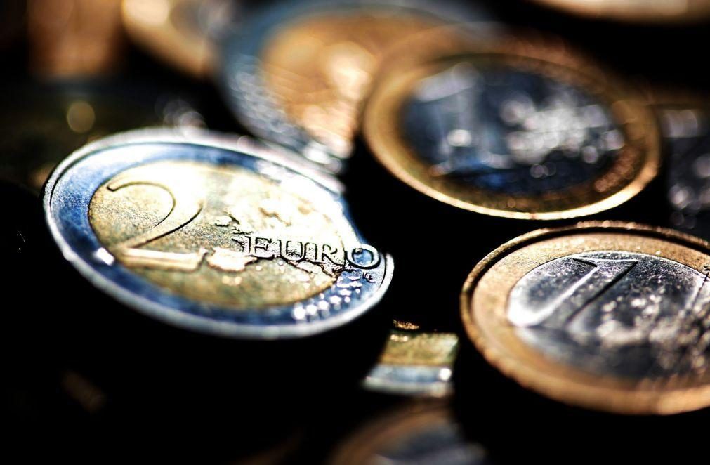 Euro volta a recuar para menos de um dólar