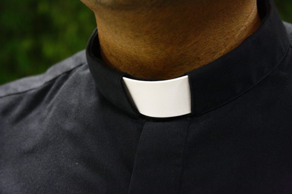 Padre viola mulher durante exorcismo em Fátima. Sacerdote sai em liberdade