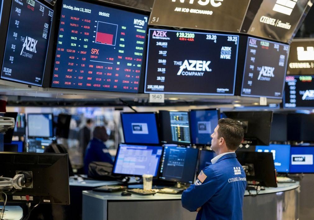 Wall Street segue em alta mas pode acabar semana com perdas