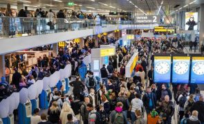 Bruxelas pede aos países da UE para facilitarem contratação para segurança nos aeroportos