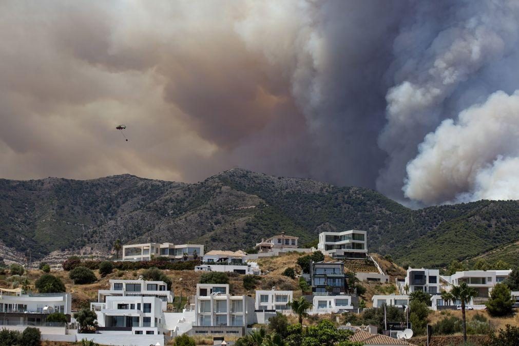 Mais de 3 mil pessoas retiradas no sul de Espanha devido a um incêndio