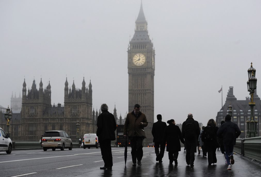 Última hora: Parlamento britânico encerrado com «substância suspeita». Duas pessoas hospitalizadas