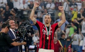 AC Milan renova por uma época com 'quarentão' Zlatan Ibrahimovic