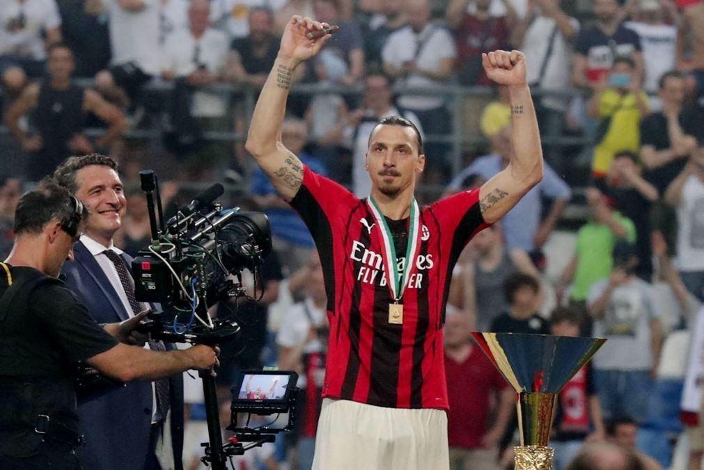 AC Milan renova por uma época com 'quarentão' Zlatan Ibrahimovic