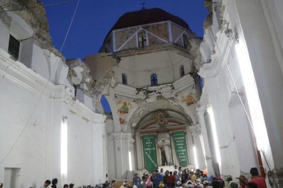 Igreja colapsa durante batismo e provoca 11 vitimas mortais, incluindo o bebé
