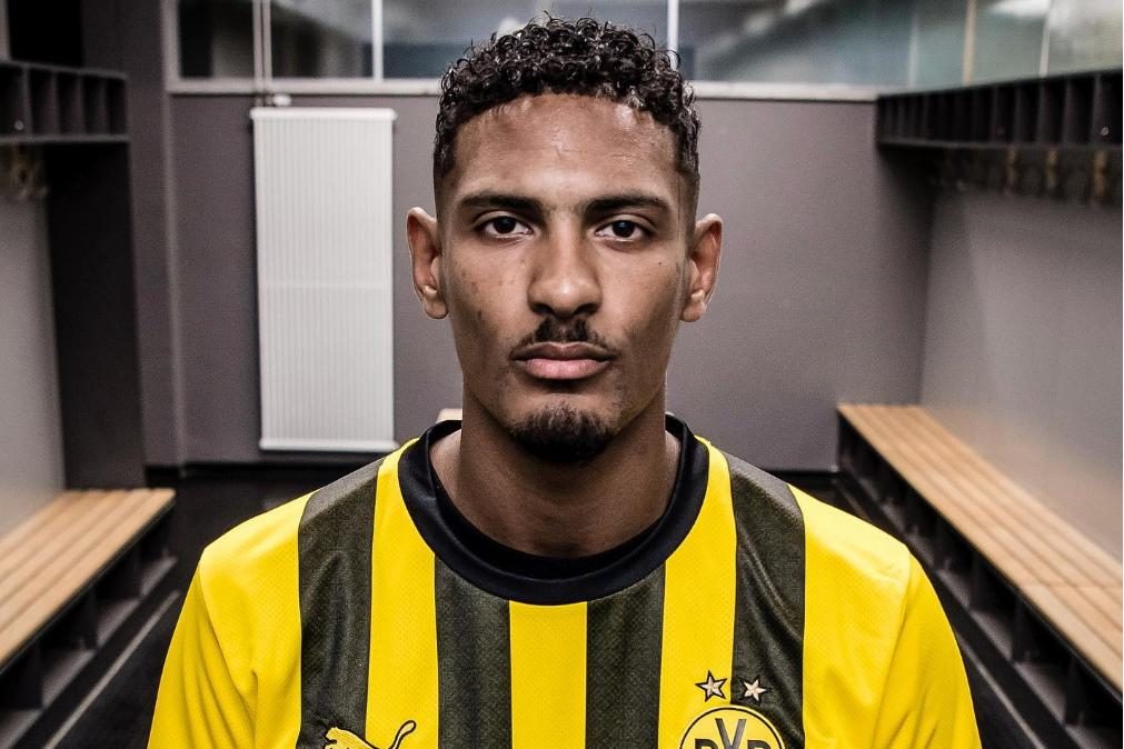 Sébastien Haller, do Borussia Dortmund, diagnosticado com cancro nos testículos