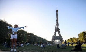 França regista recordes de temperatura em 64 municípios