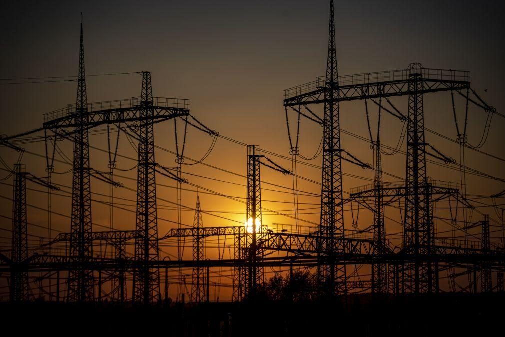 Preço da eletricidade vai voltar a subir na Europa no Inverno