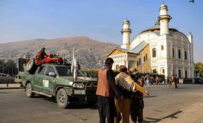 ONU acusa talibãs de assassinatos e abusos de direitos no Afeganistão