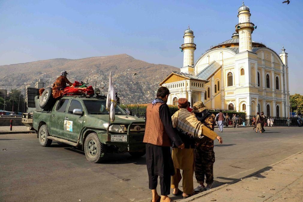 ONU acusa talibãs de assassinatos e abusos de direitos no Afeganistão