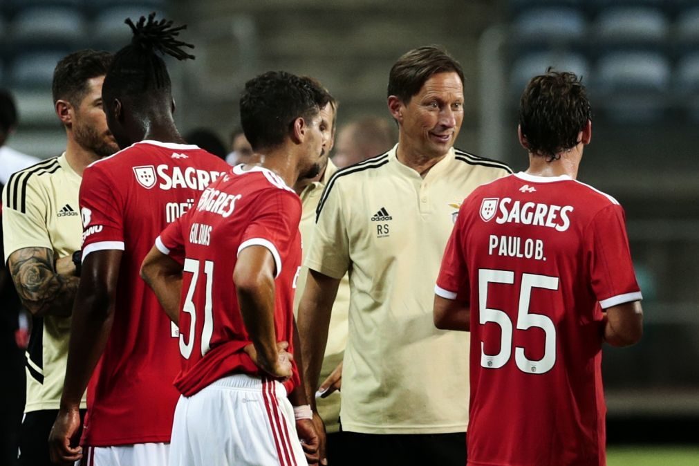 Benfica segue com 28 futebolistas para jogo particular na Suíça
