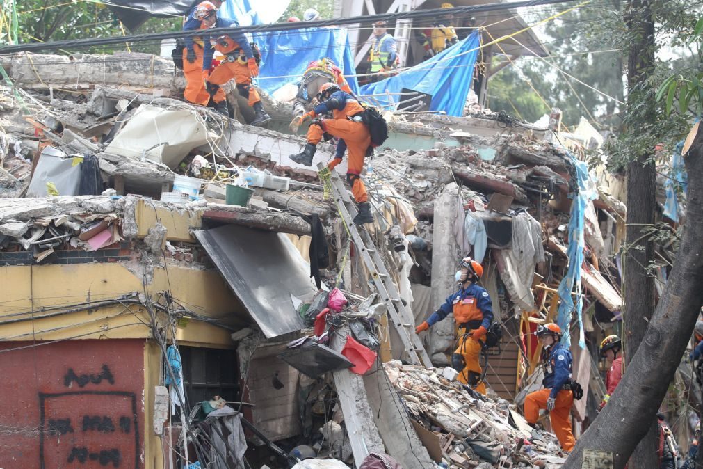 Novo balanço indica 292 mortos e 42 desaparecidos no sismo no México