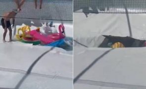 Homem morre após ser sugado por cratera numa piscina [vídeo]