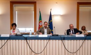 Seca: Governo anuncia menos consumos no turismo do Algarve e obras em Trás-os-Montes