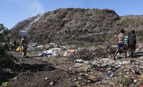 Japão oferece equipamentos para gestão de resíduos sólidos na maior lixeira de Moçambique