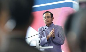 Primeiro-ministro tailandês sobrevive a quarta moção de censura