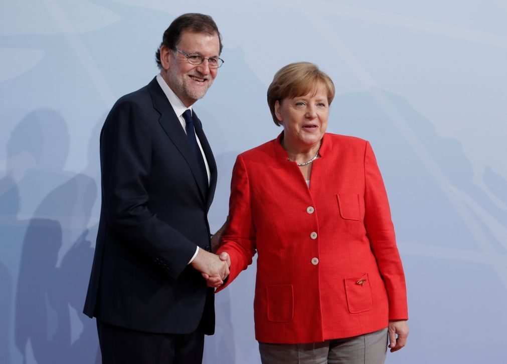 Presidente do governo espanhol felicita Merkel por vitória nas eleições legislativas