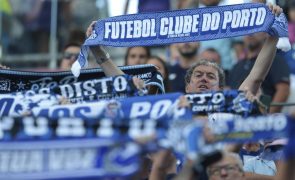 Quatro jogadores do FC Porto suspensos por cânticos contra Benfica