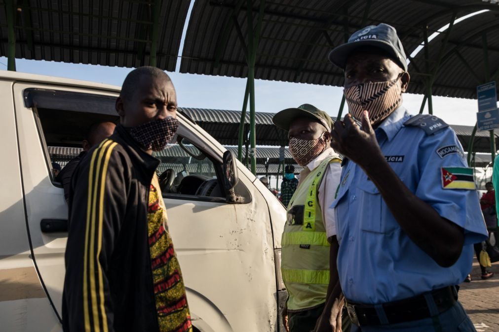 Covid-19: Polícia moçambicana vai reintroduzir alcoolímetro no controlo rodoviário