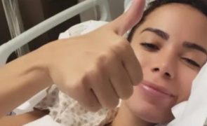Anitta - Sai do hospital após cirurgia e deixa recado: “Não tenham vergonha”