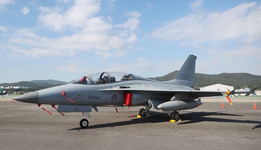 Polónia compra aviões de combate, tanques e canhões à Coreia do Sul