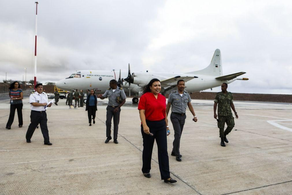 Ministra da Defesa cabo-verdiana participa em missão de fiscalização com P3-C português