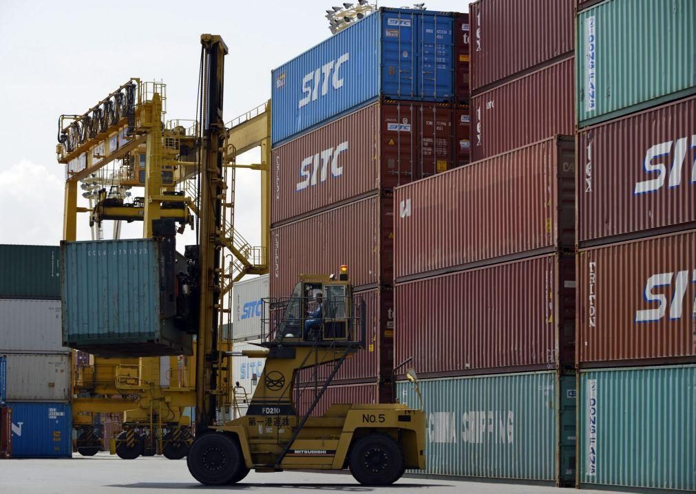 Exportações de bens sobem 31% e importações crescem 39% no 2.º trimestre