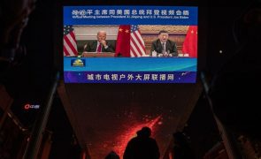 'Media' chineses avançam que Xi avisou Biden para não 