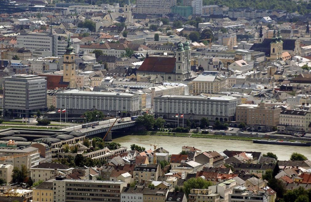 Cidade austríaca de Linz começa a poupar energia e apaga iluminação