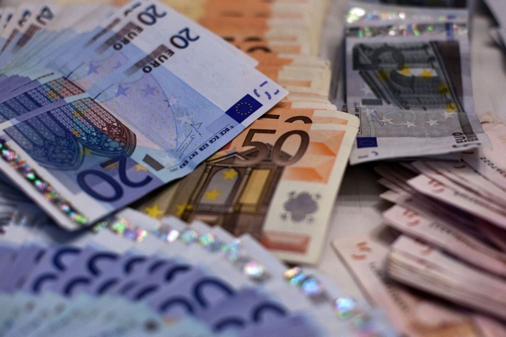 Receitas com impostos sobem 1.500 milhões de euros até agosto