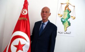 Presidente tunisino rejeita interferência estrangeira após referendo polémico