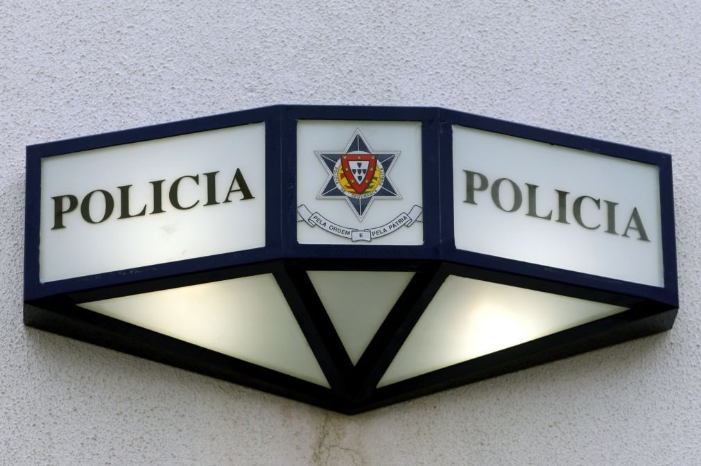 PSP detém dois adeptos que arremessaram objetos e feriram polícias em Braga