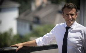 Macron reitera a Zelensky apoio a Kiev e luta contra propaganda russa