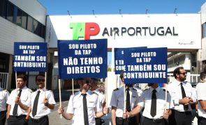 Mais de 400 pilotos da TAP protestam contra 