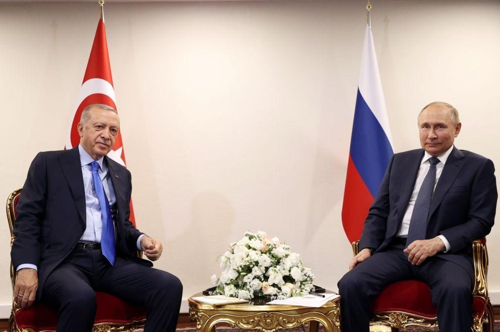 Presidentes turco e russo reúnem-se 6ª feira para discutir Ucrânia e Síria