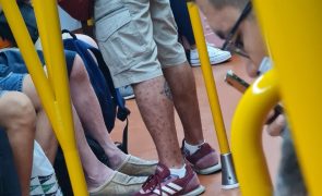 Médico diz ter confrontado homem infetado com Monkeypox no metro